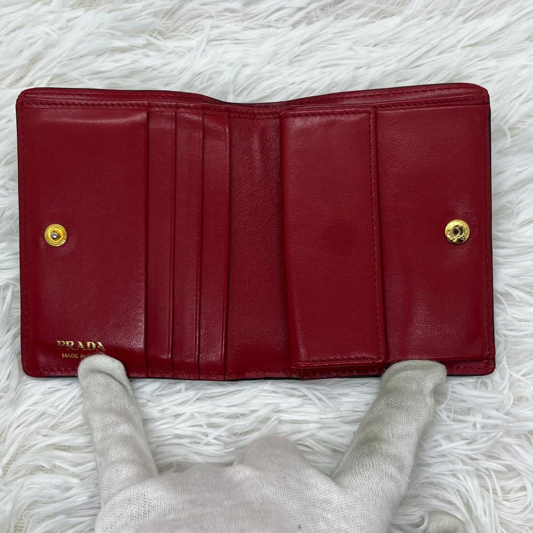 美品✨️プラダ 二つ折り財布 レザー シボ革 バイカラー レッド ブラック