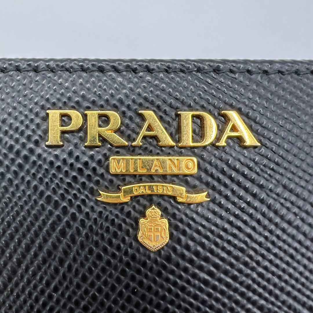 本日限定美品 現行 PRADA サフィアーノレザーブラック1ML018