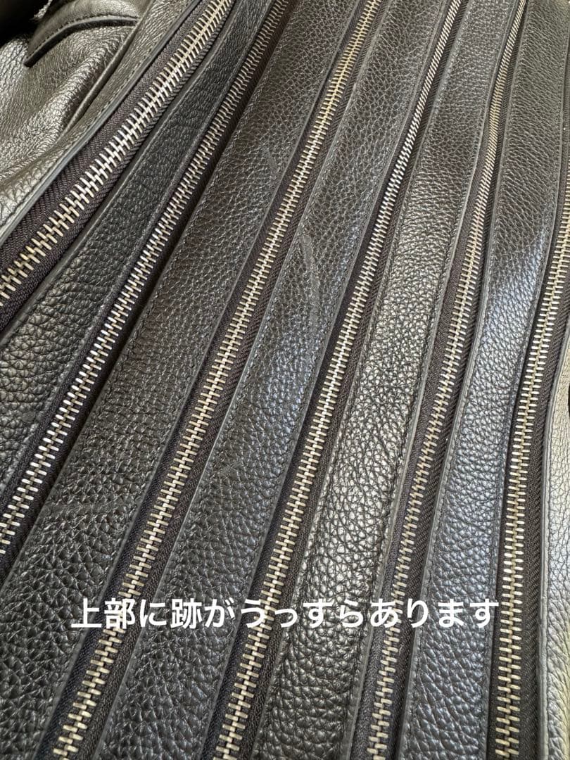 ドルチェ&ガッバーナの旅行用ボストンバッグ。大容量の2WAYレザーバッグ。出張も