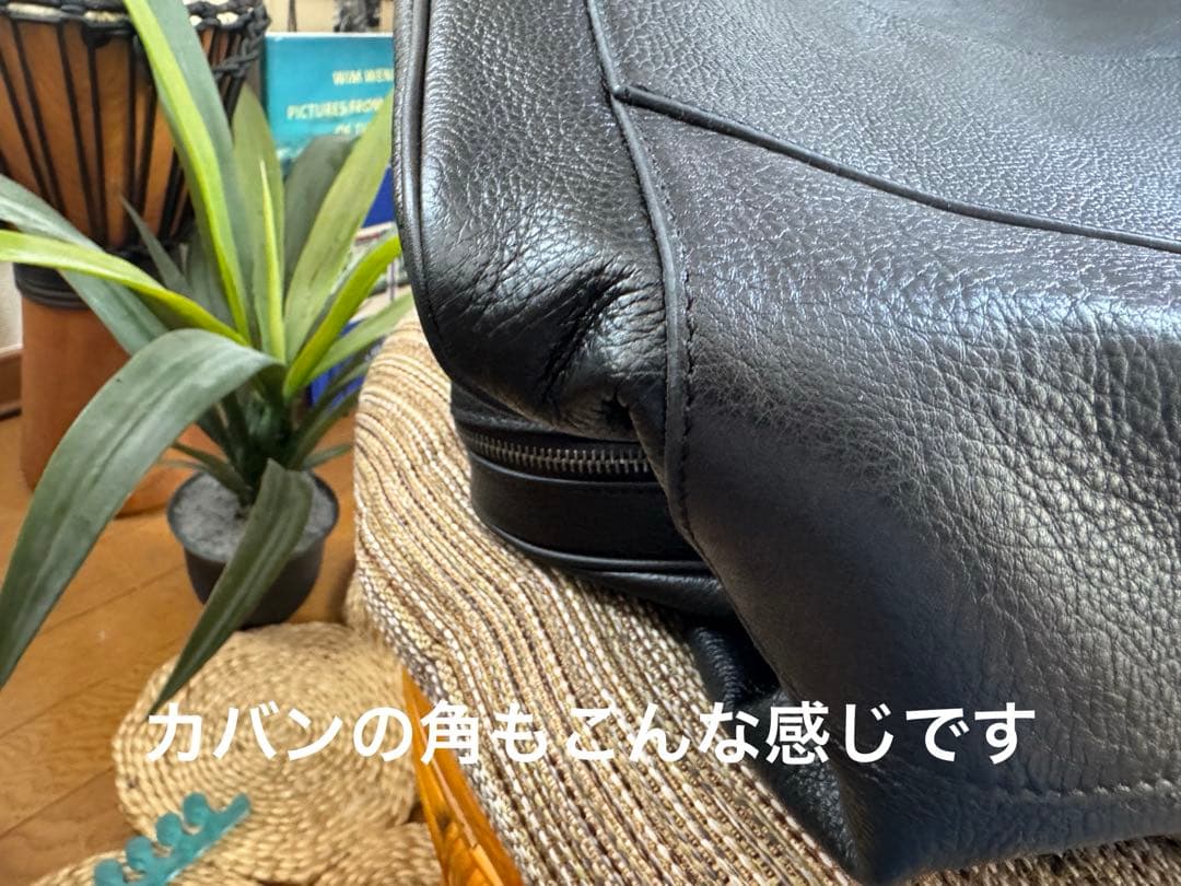 ドルチェ&ガッバーナの旅行用ボストンバッグ。大容量の2WAYレザーバッグ。出張も