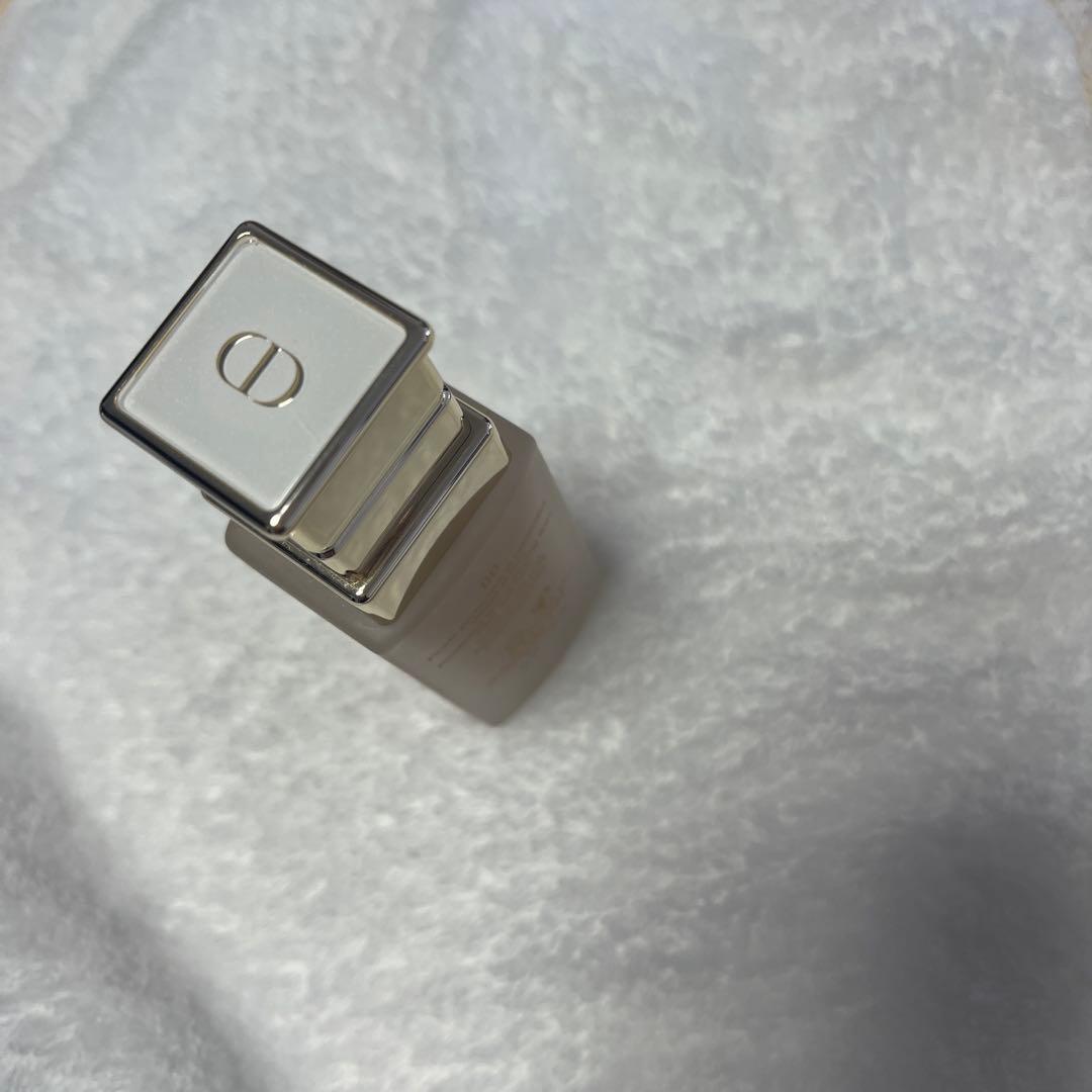 DIOR プレステージホワイトルプロテクターUVミネラルBBクリーム 00