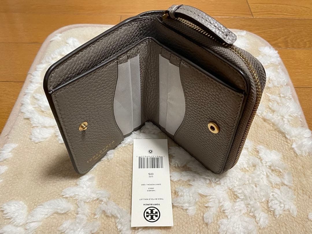 Tory Burch トリーバーチ 二つ折り財布 グレー /新品未使用/
