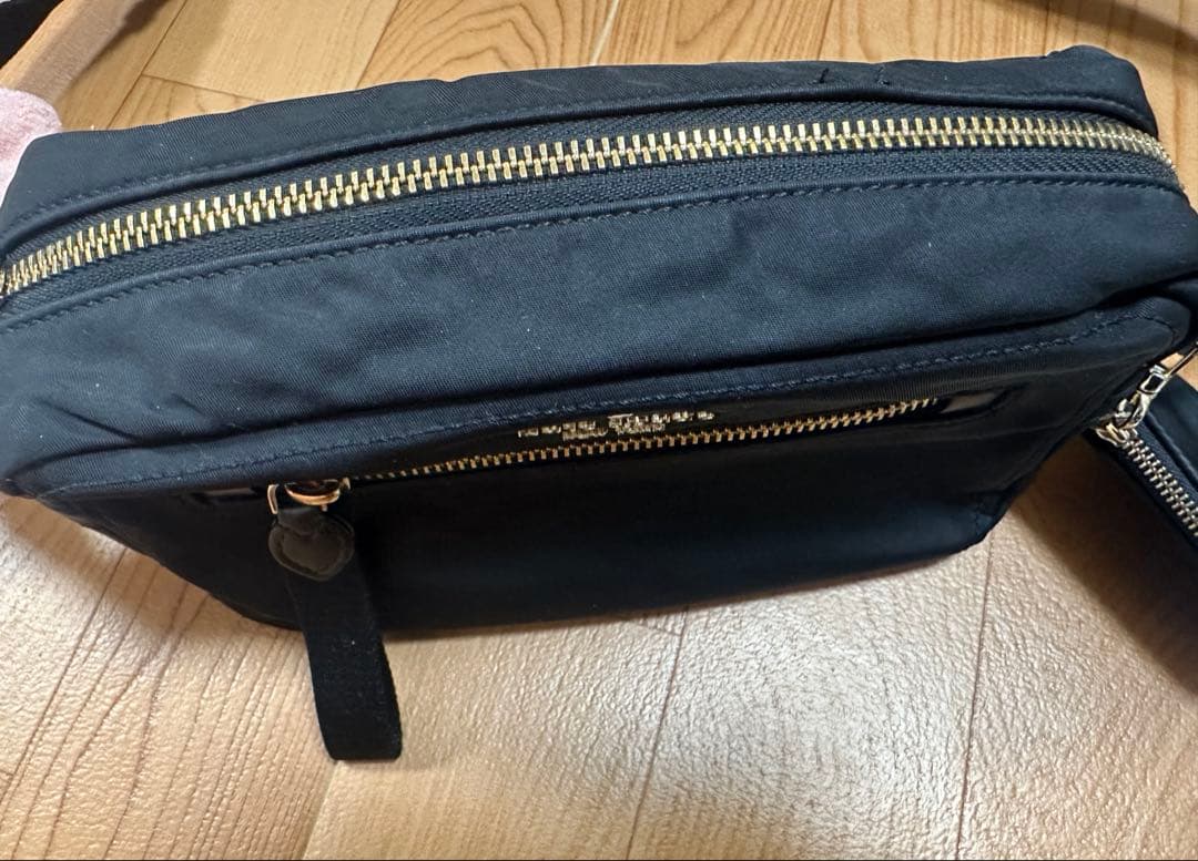 Kate Spade ブラック ボディバッグ