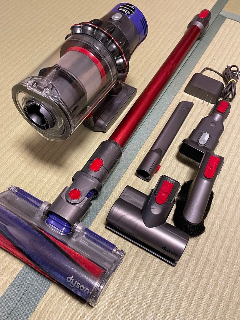 Dyson スティッククリーナー ダイソン　sv12 v10