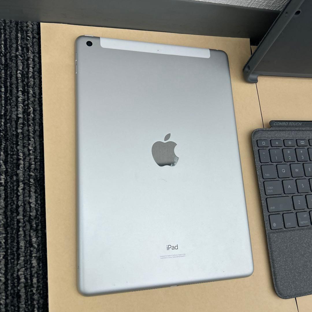 Apple iPad シルバー 本体 キーボードカバー付き