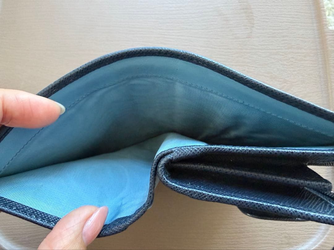 PRADA 二つ折り財布 ネイビー サフィアーノ　レザー　バイカラー