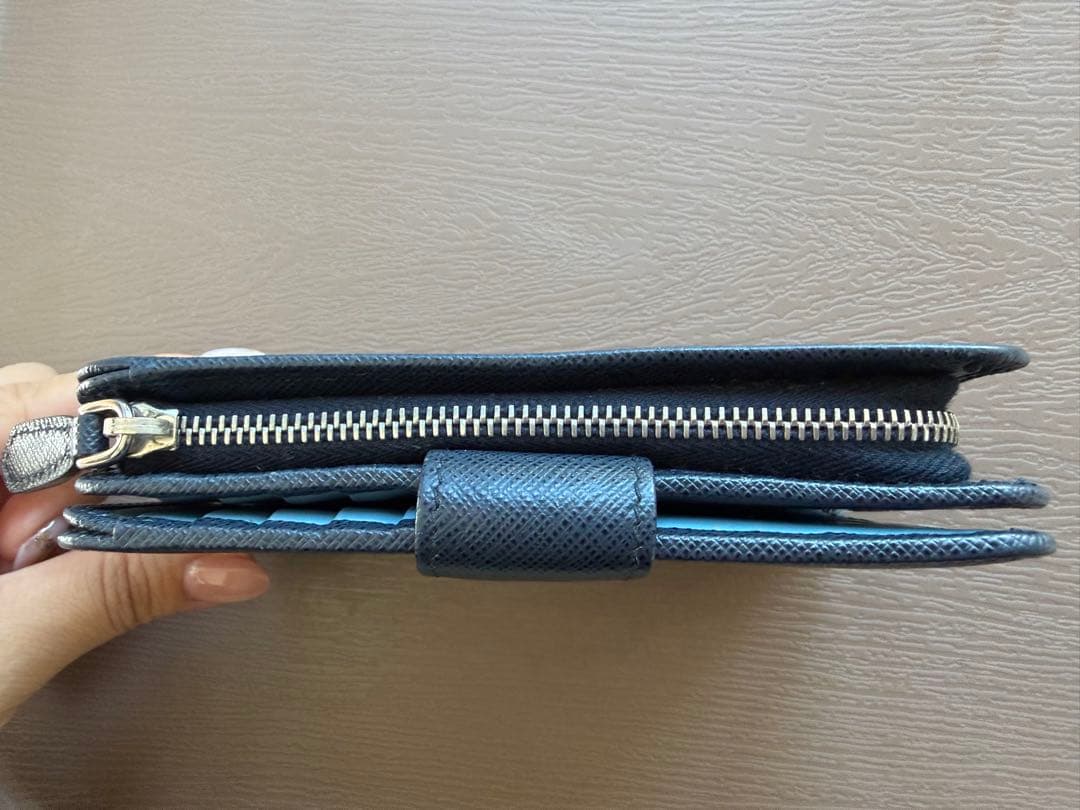 PRADA 二つ折り財布 ネイビー サフィアーノ　レザー　バイカラー