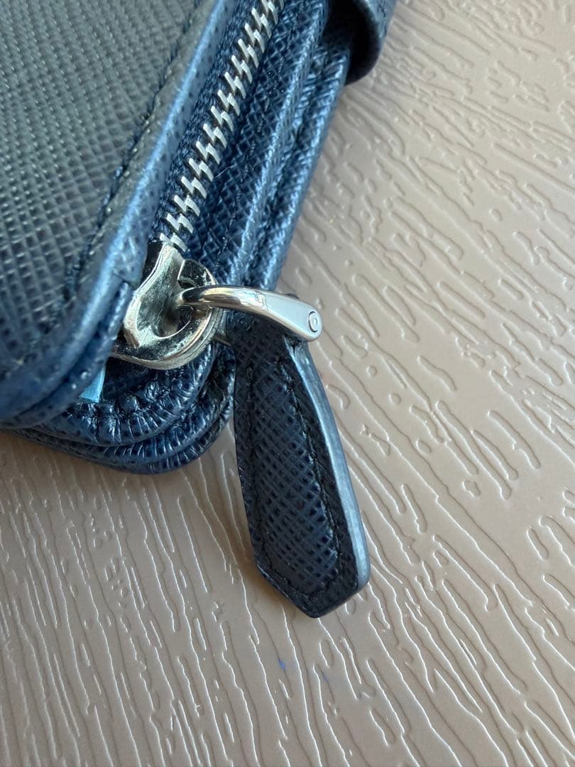 PRADA 二つ折り財布 ネイビー サフィアーノ　レザー　バイカラー