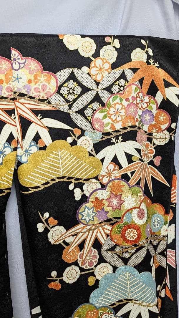 仮絵羽手描き古典柄振袖　絹高級品　黒地