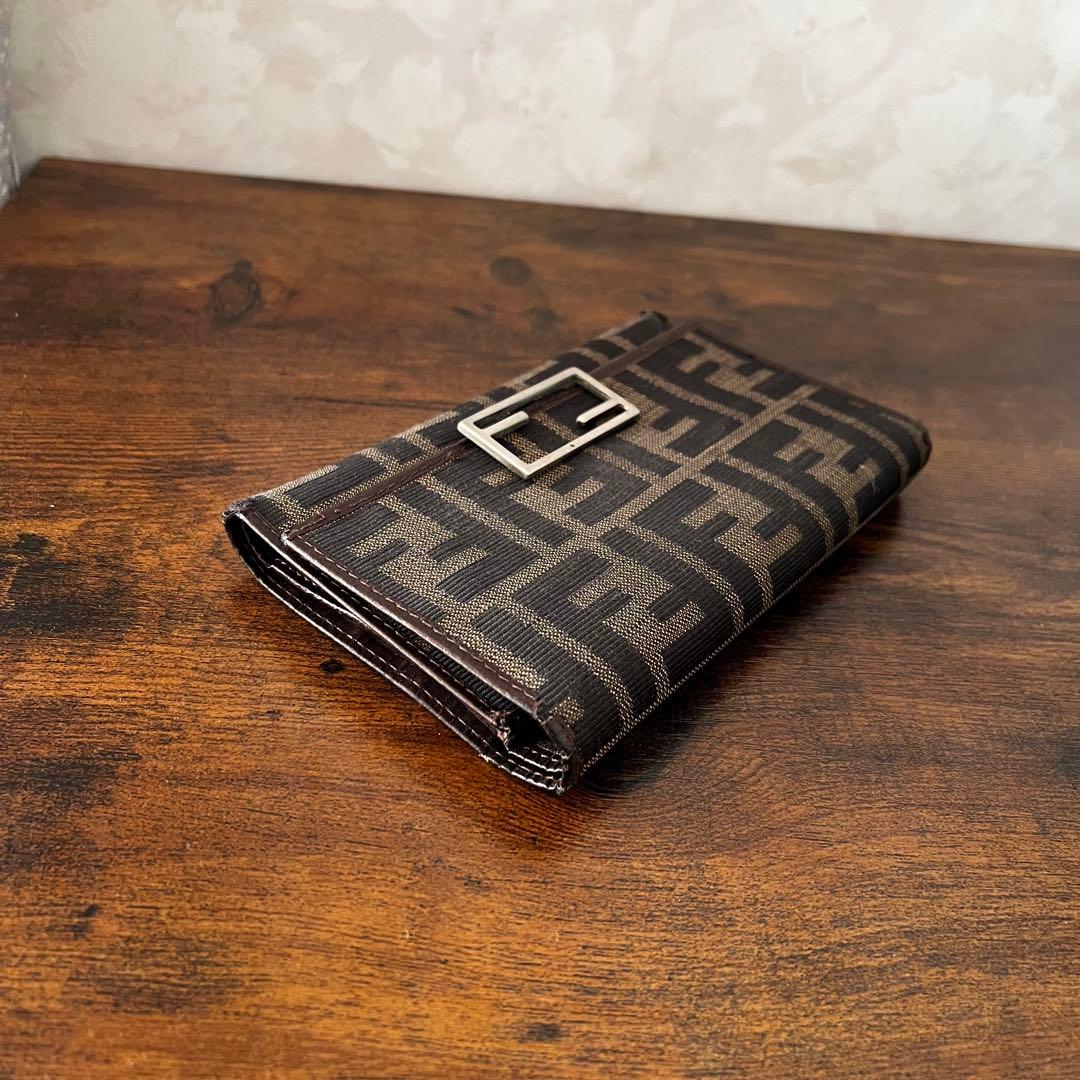 FENDI フェンディ ズッカ柄×レザー 三つ折り財布 ミニ財布