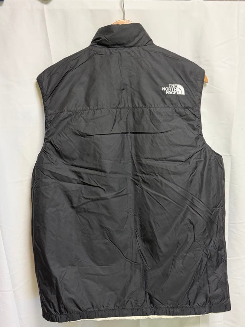 THE NORTH FACE ベージュ 黒　ダウンベスト　リバーシブル