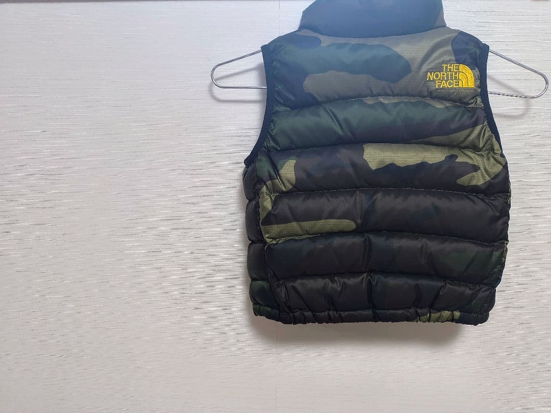 THE NORTH FACE 迷彩 ダウンベスト キッズ