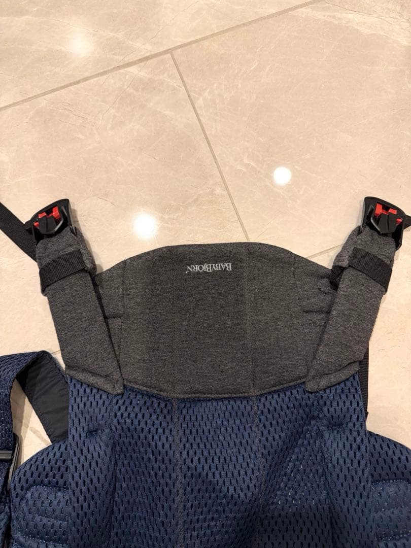 【週末値下げ】BABYBJÖRN ベビービョルン 抱っこ紐 ハーモニー ネイビー