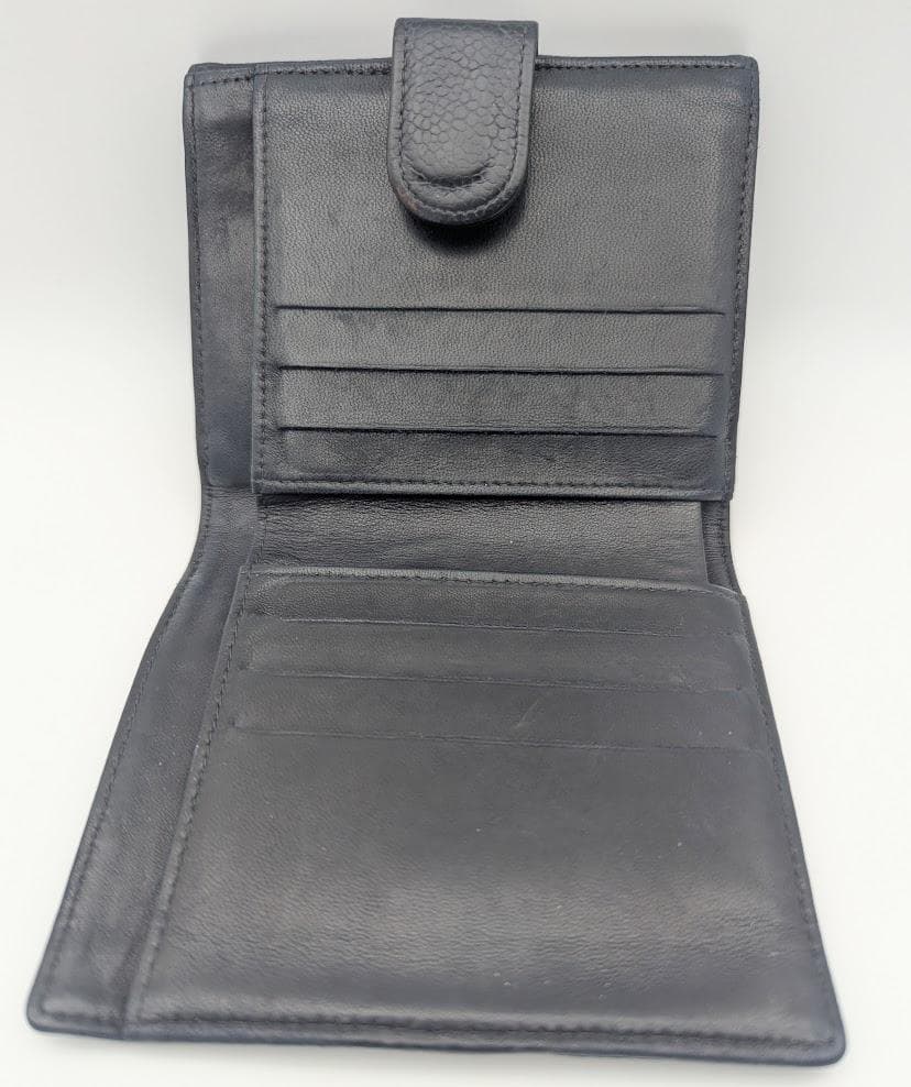CHANEL キャビアスキン 三つ折り財布 デカココ 黒　シャネル