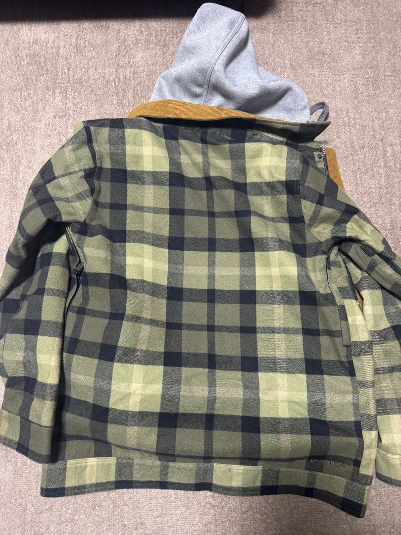 【最終値下げ】BURTON チェック柄スノーボードジャケット Mサイズ