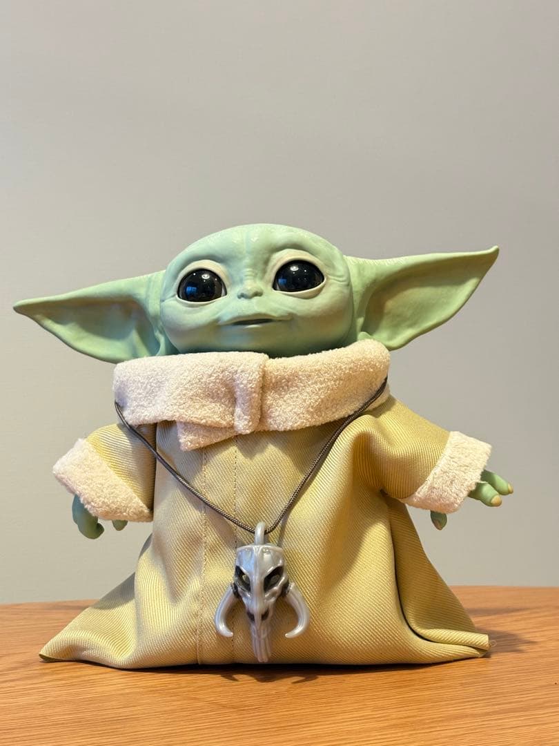 グローグー　ベビーヨーダ　スター・ウォーズ　電動おしゃべりフィギュア