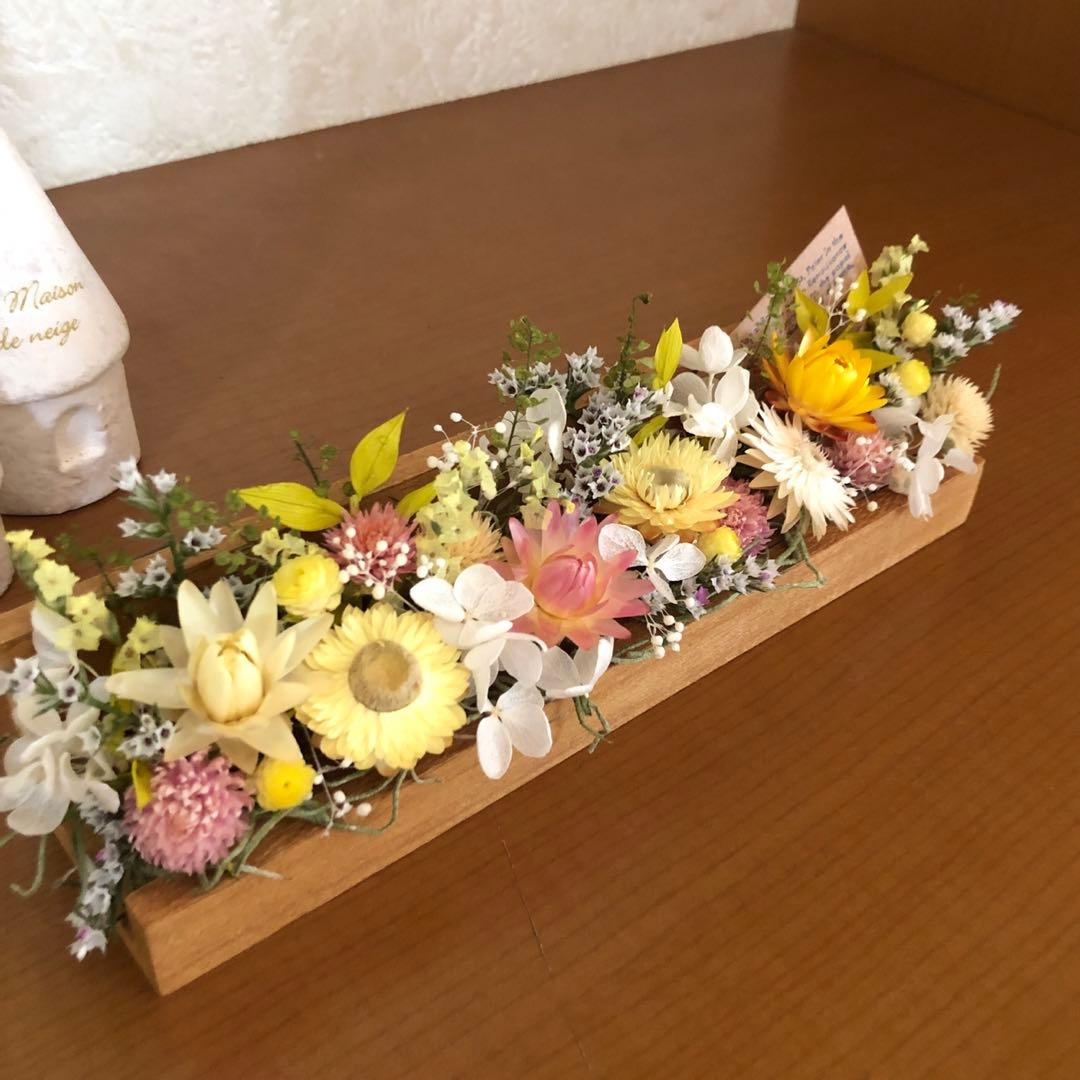 ドライフラワー　ウォールラックの花畑アレンジメント