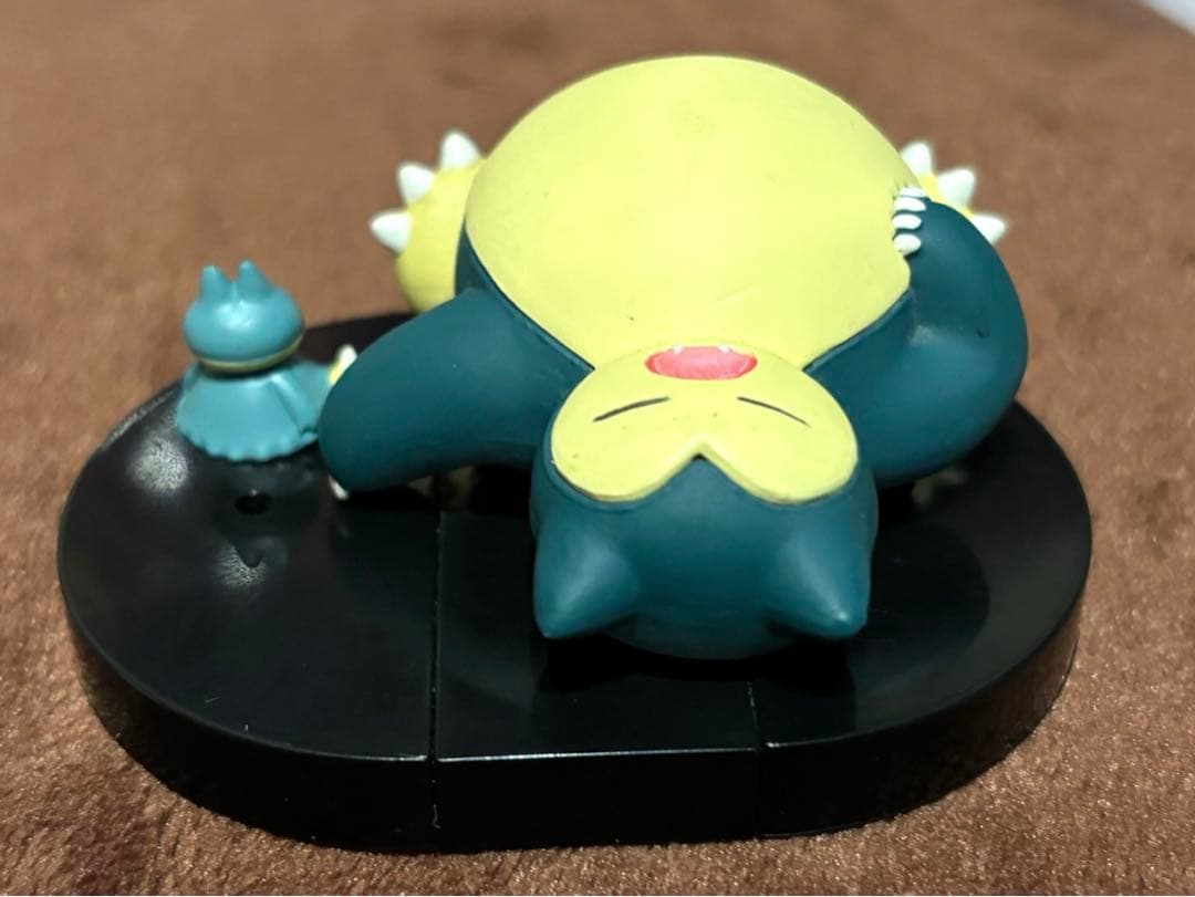 立体ポケモン図鑑 カビゴン ゴンベ
