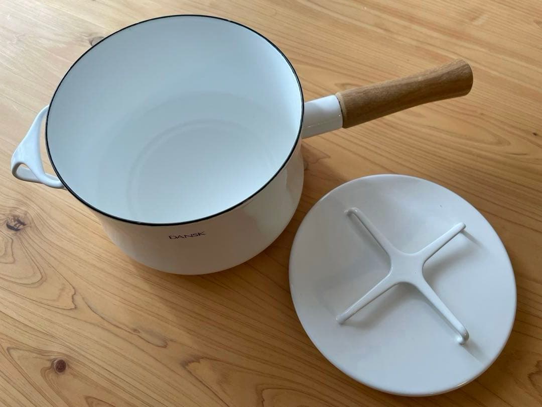 DANSK コベンスタイル　白色　深型　18cm ホーロー鍋