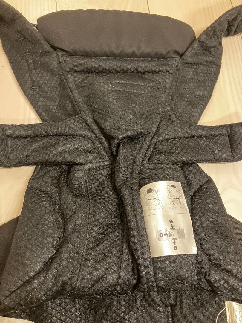 エルゴ　オムニ　黒 抱っこ紐 メッシュ素材