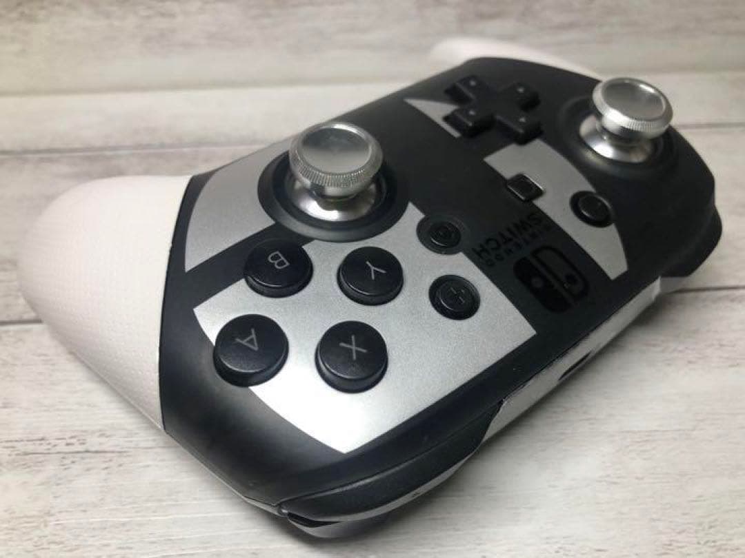 67【超人気カラー&LEDカスタム】switchpro 大乱闘　完動品 超美品