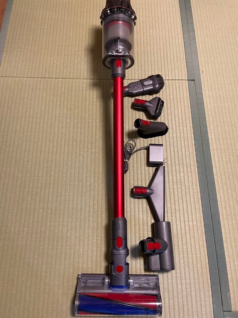Dyson スティッククリーナー 本体 アタッチメント付き　ダイソン　sv12