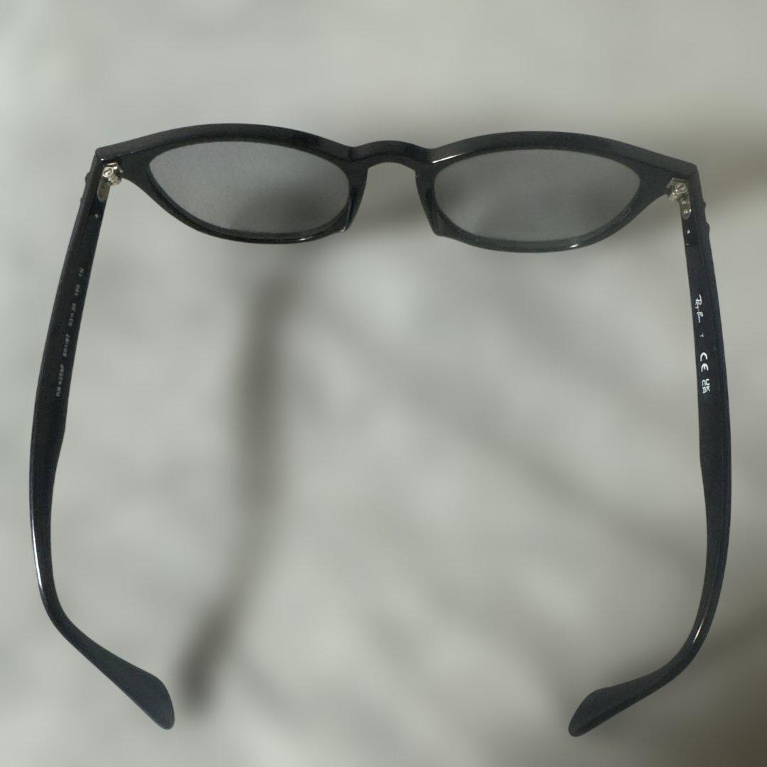 Ray-Ban RB4259F グレーレンズ