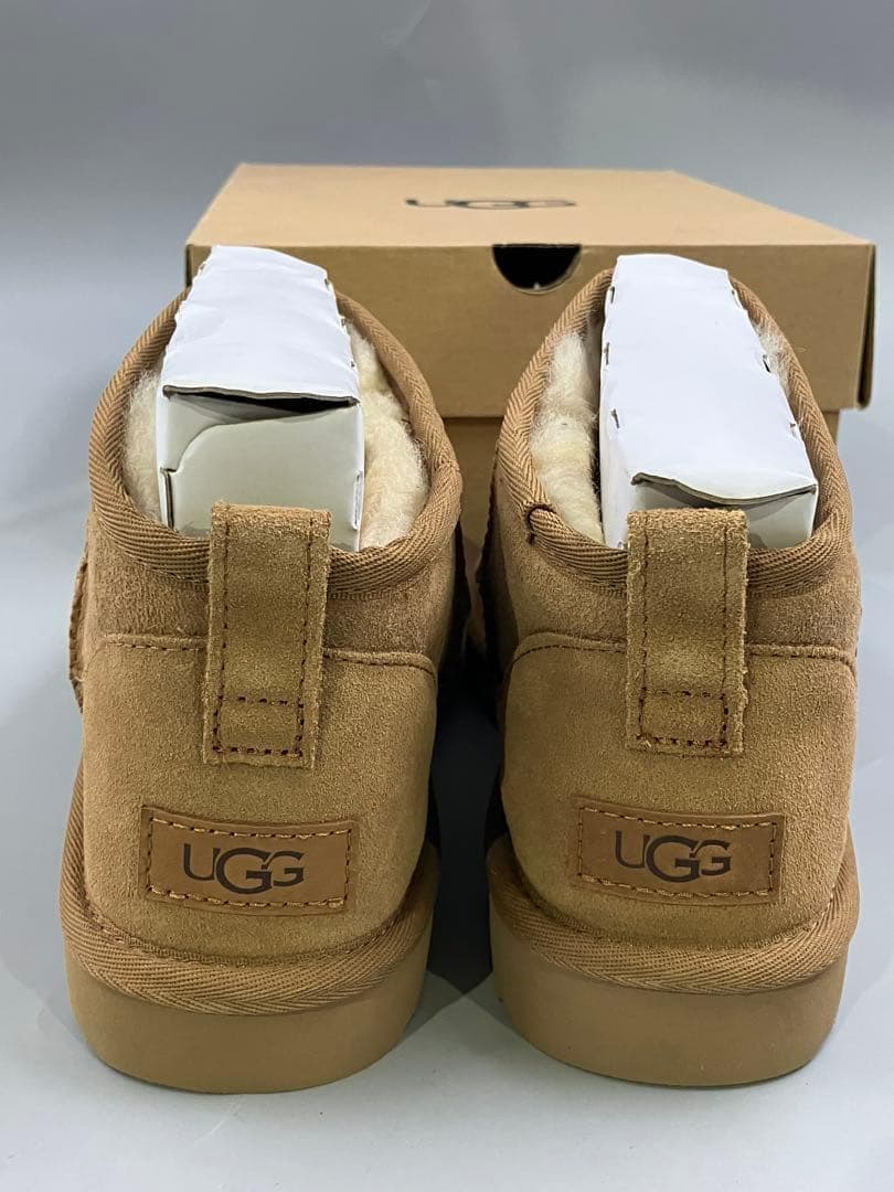 ☆新品未使用　UGG Classic Ultra Mini