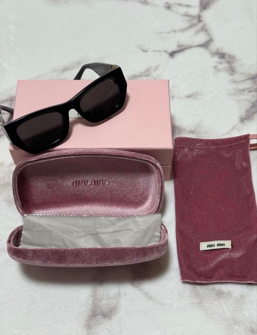 MIUMIU サングラス