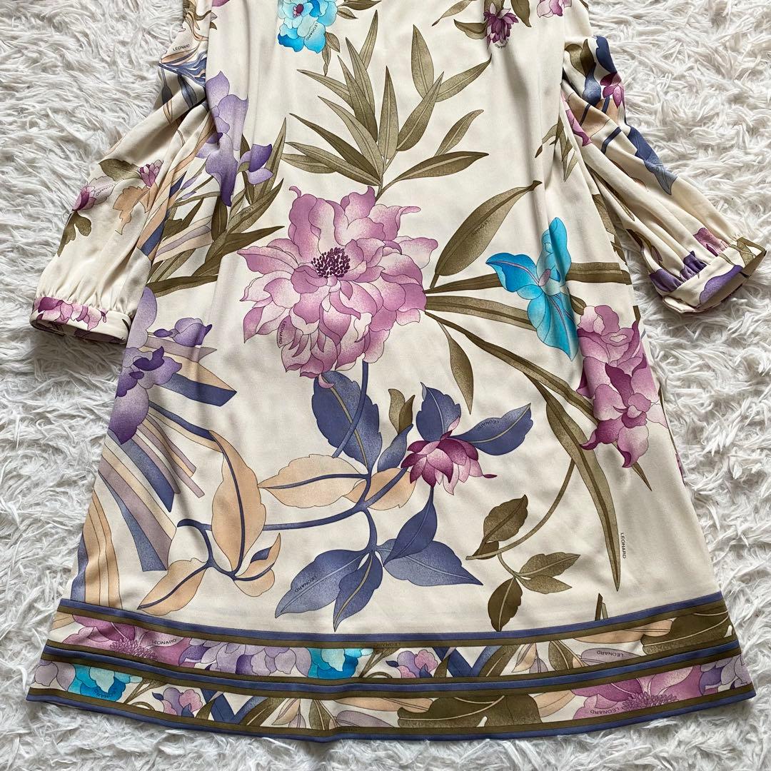 極美品■レオナール　カンカン　Aライン　総柄ワンピース　ひざ丈　花柄　L