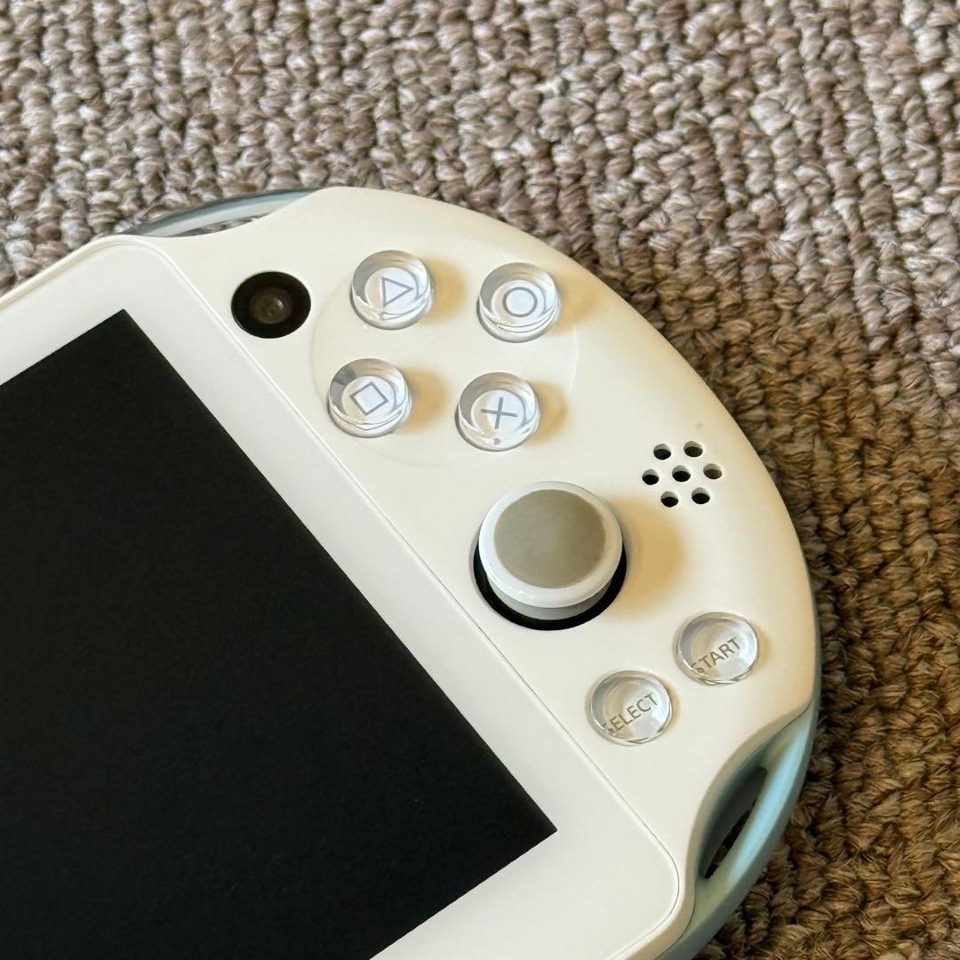 PSVITA PCH-2000 ライトブルー/ホワイト