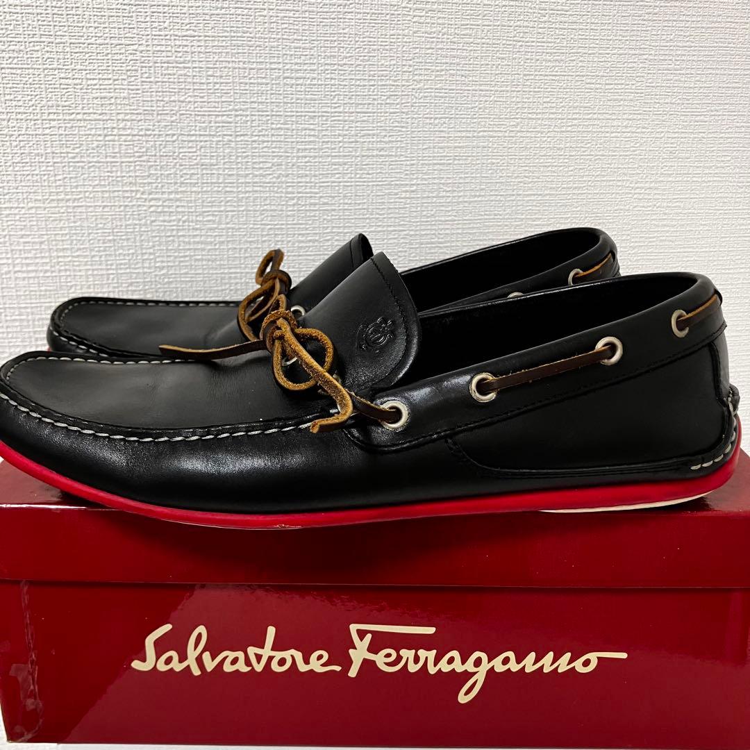 良品❤️ サルヴァトーレ フェラガモ ドライビングシューズ 8 1/2 黒　革靴