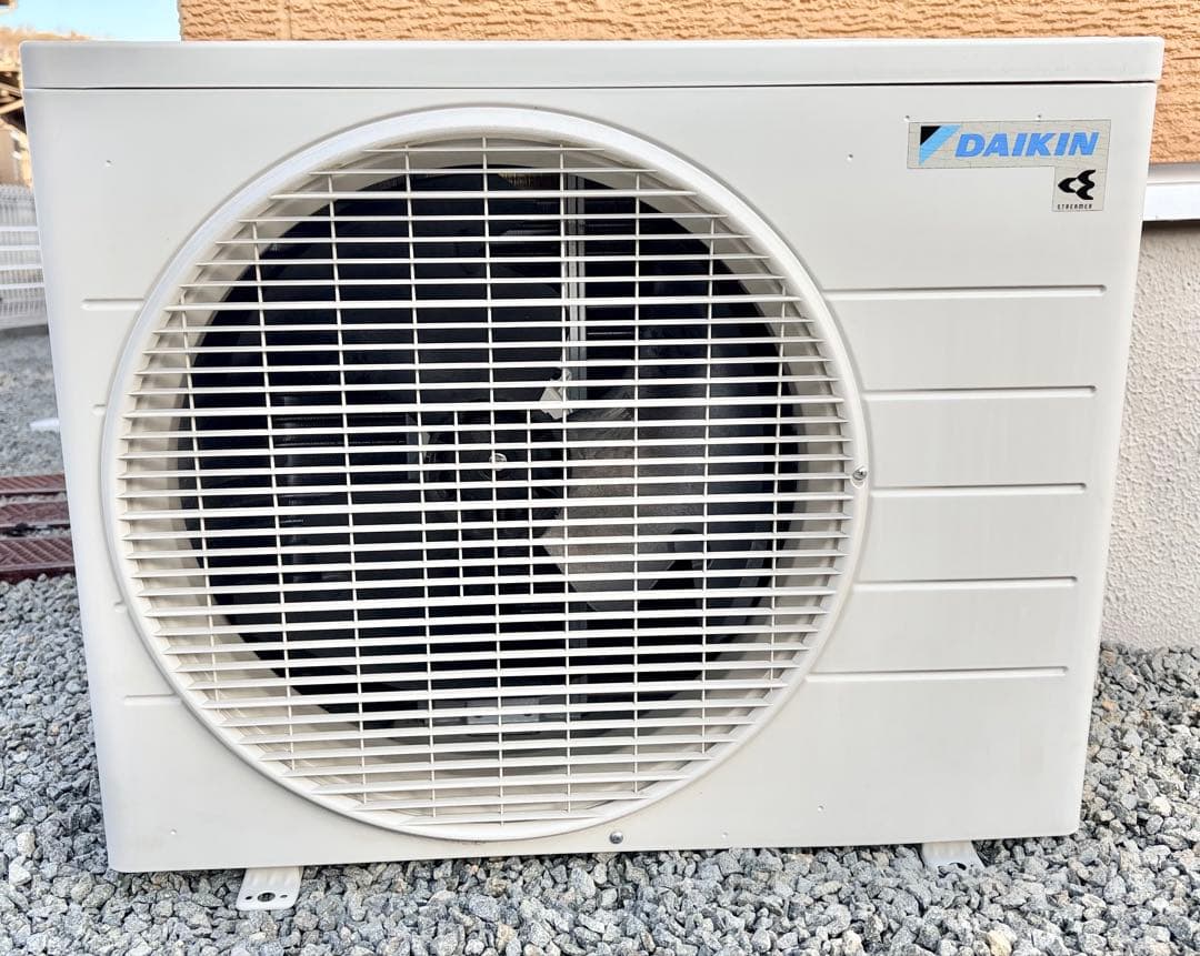 送料込みDAIKIN ルームエアコン F22ZTES-W 2022年製 ②室外機