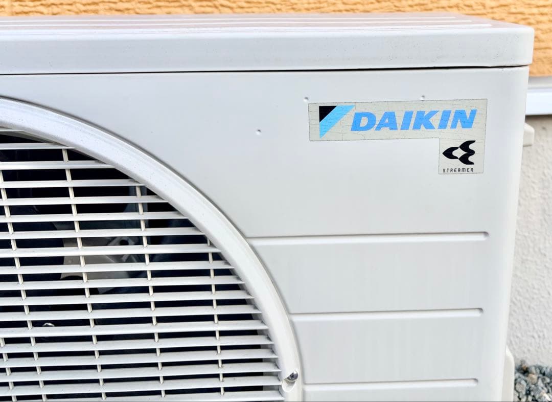 送料込みDAIKIN ルームエアコン F22ZTES-W 2022年製 ②室外機