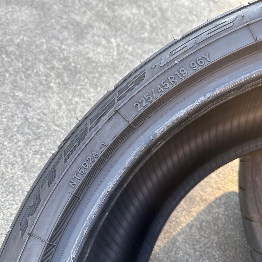 225/45R19 NITTO NT555G2 4本セット