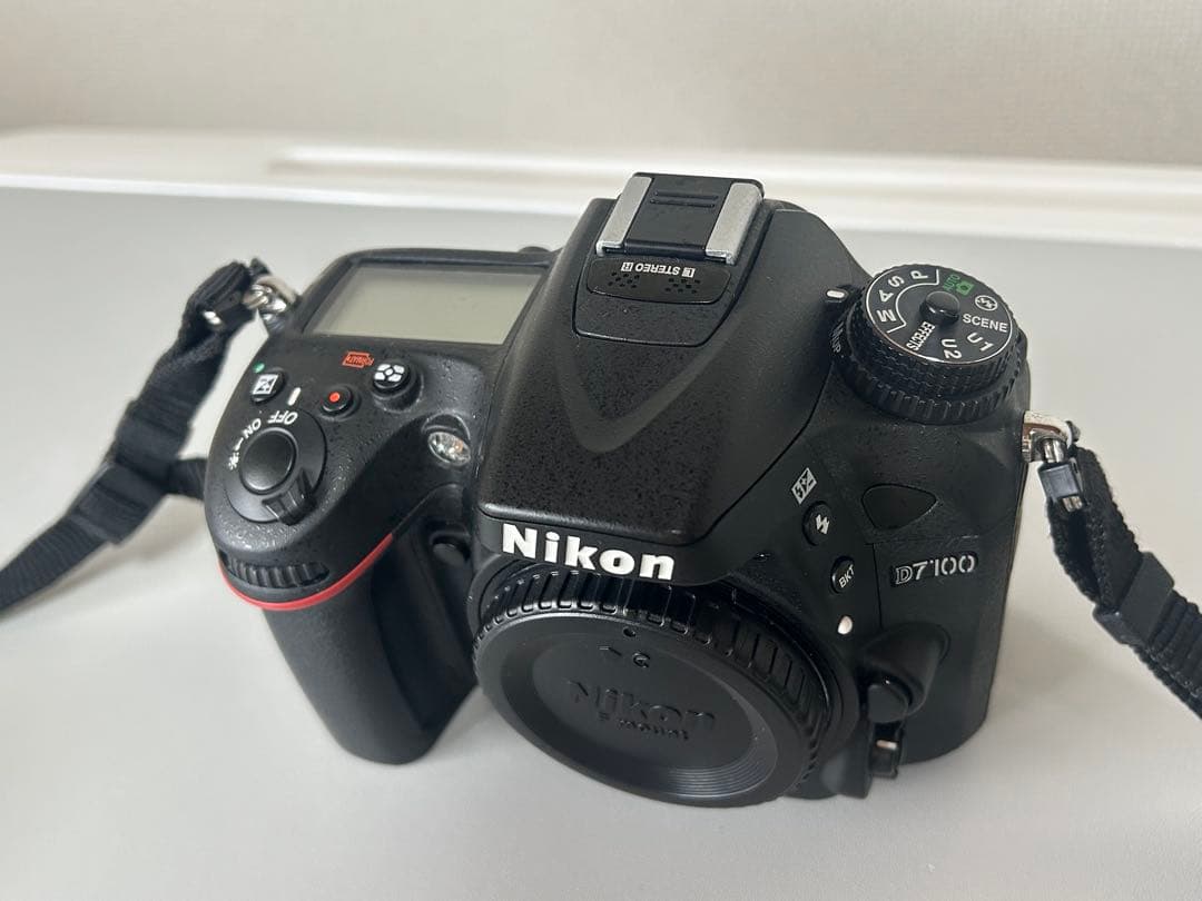 Nikon D7100 SD（16G）カード付き　シャッター数3500枚以下