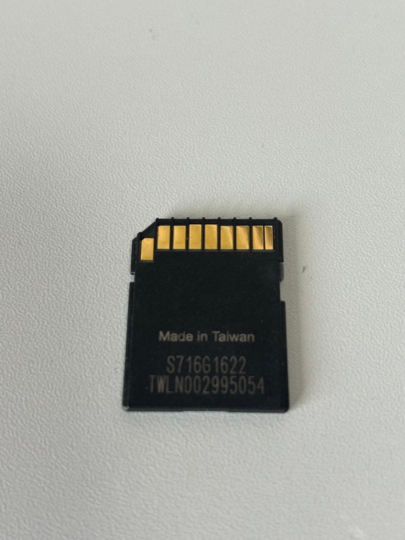 Nikon D7100 SD（16G）カード付き　シャッター数3500枚以下