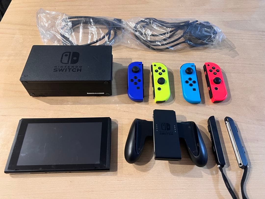 ぱ*ら様 Nintendo Switch フルセット ジャンク ジョイコン4個