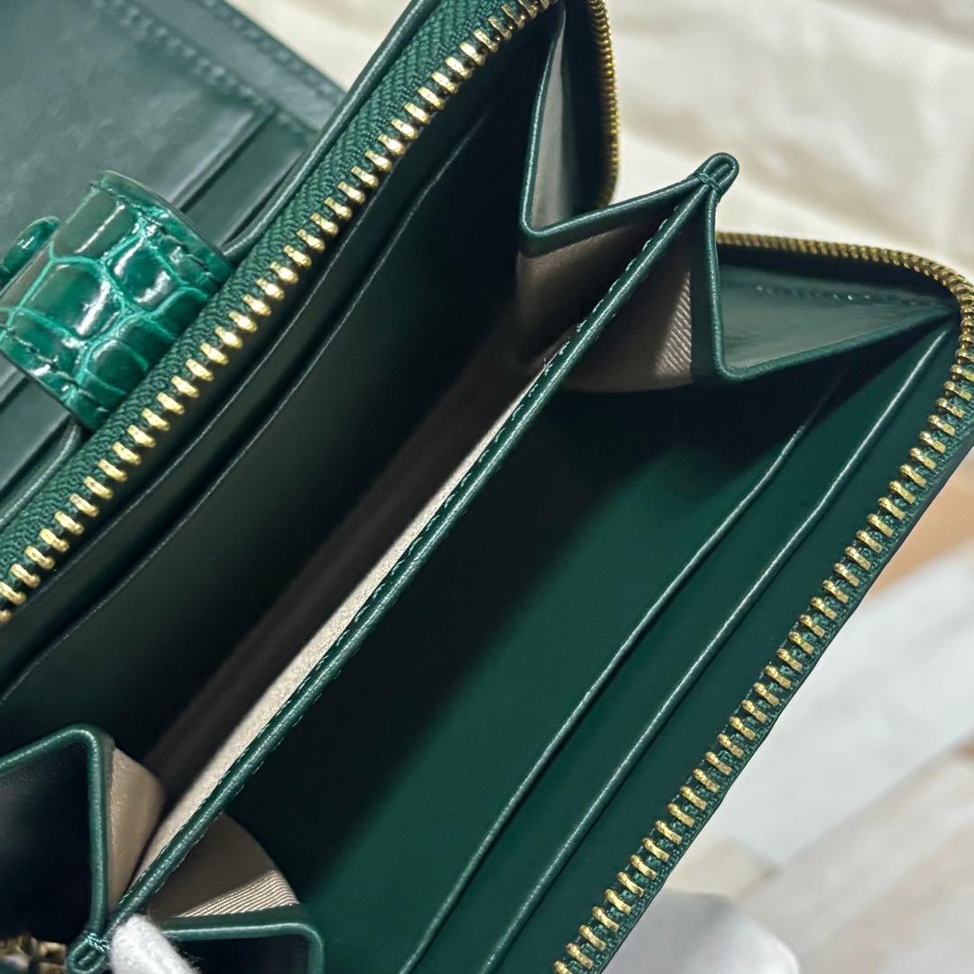③ GENUINE CROCODILE 財布　二つ折り　クロコダイル　グリーン