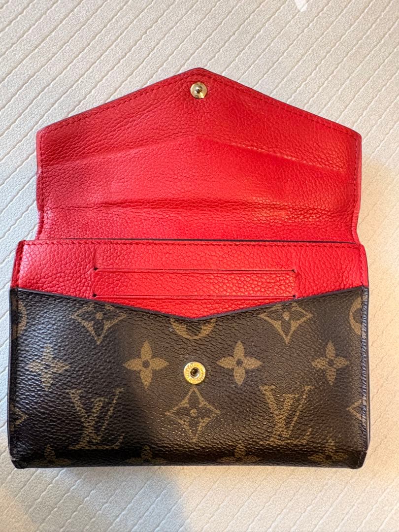 ルイヴィトン モノグラム 長財布 レッド