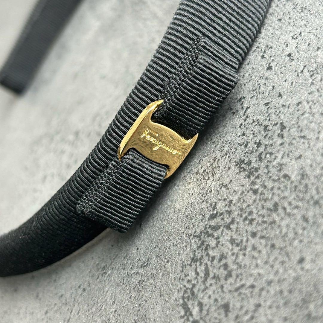 Salvatore Ferragamo ヴァラリボン　カチューシャ　ゴールド金具