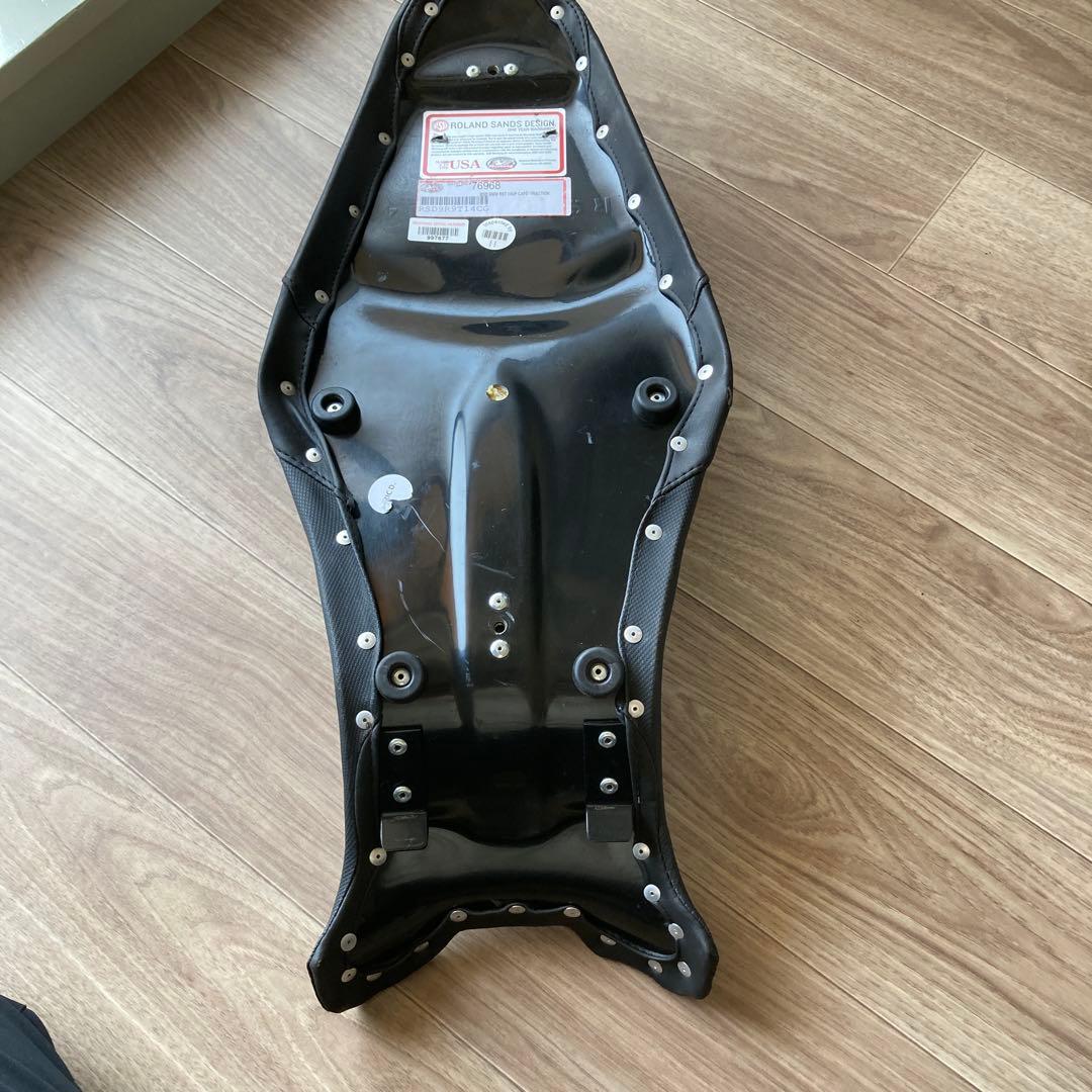 RineT RSD CAFE TRACTION シート　美品