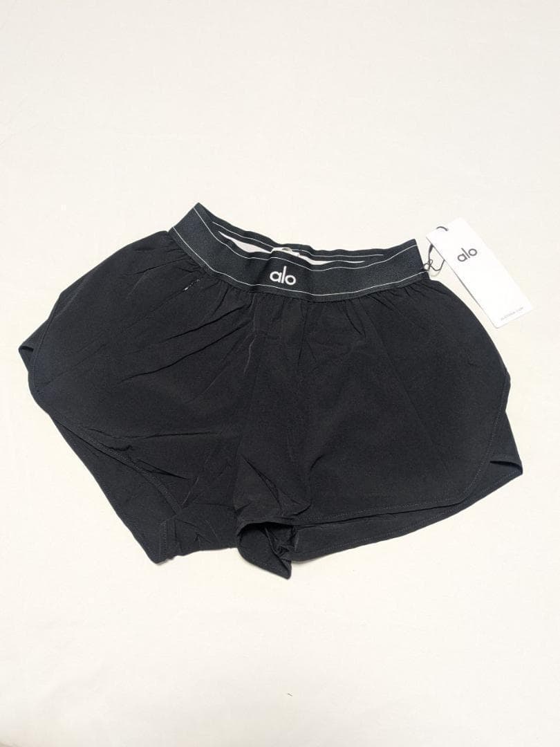 Alo yoga match poInt short 黒 Sサイズ