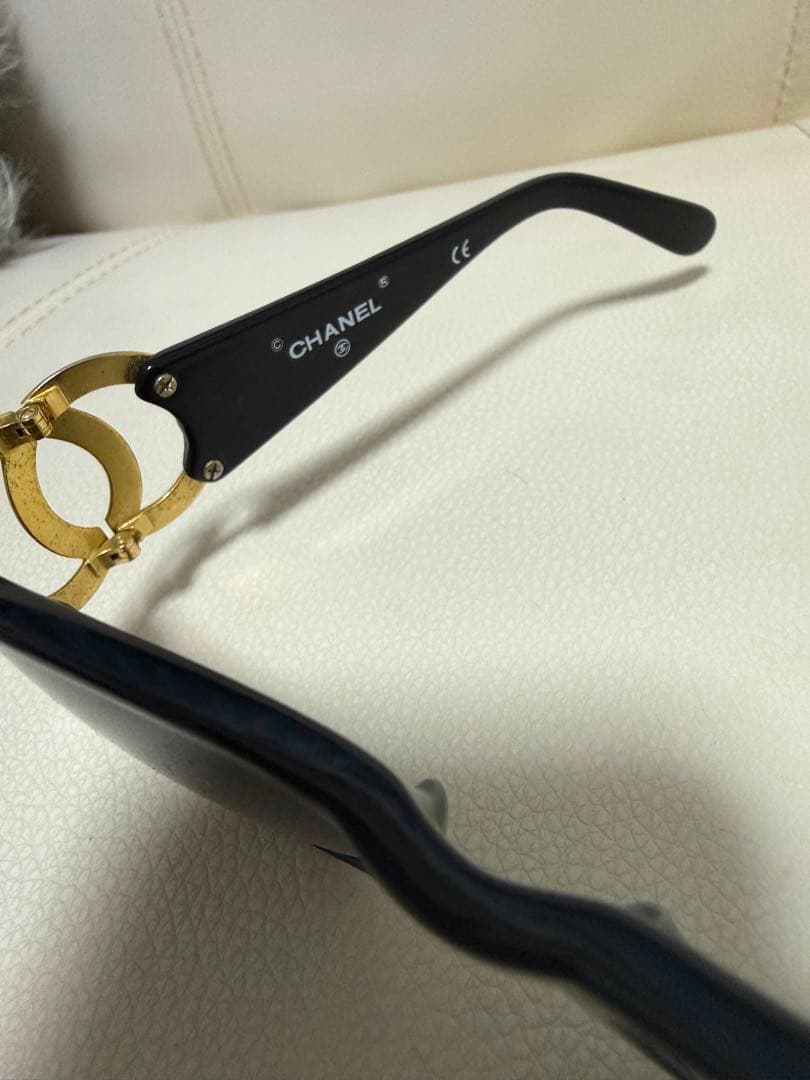山*郎様 CHANEL ブラック ゴールドロゴ サングラス