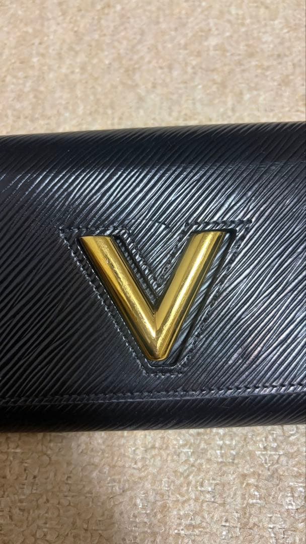 LOUIS VUITTON ポルトフォイユ　ツイスト　エピレザー