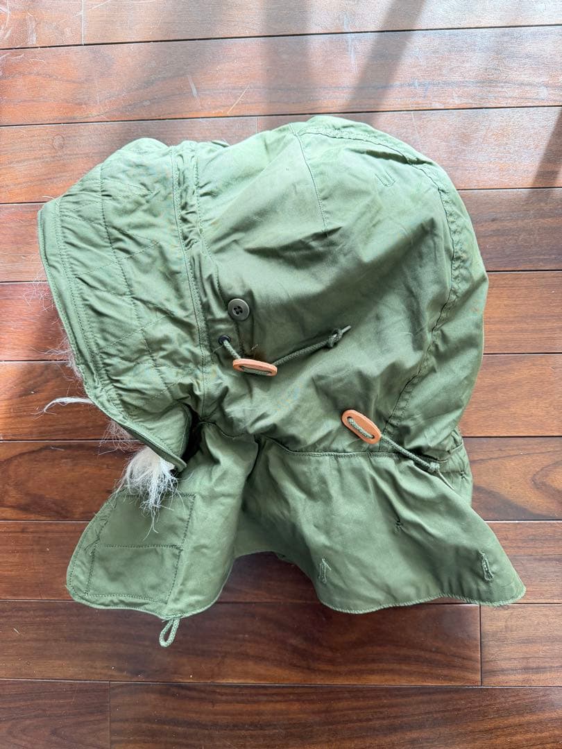 実物 新古品 美中古品 米軍 M-65用フード アクリルファー