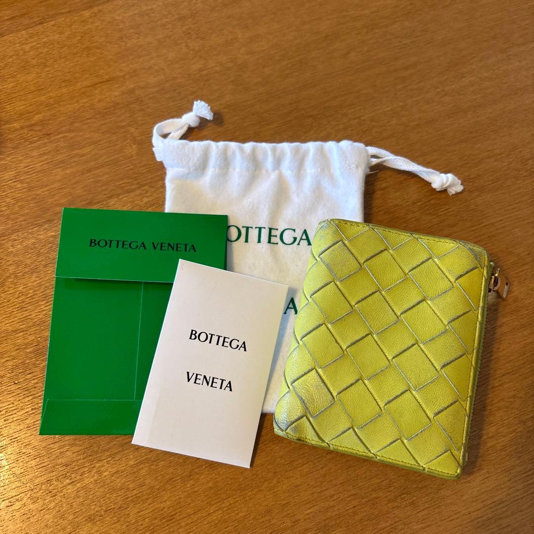 BOTTEGA VENETA 二つ折り財布 黄緑