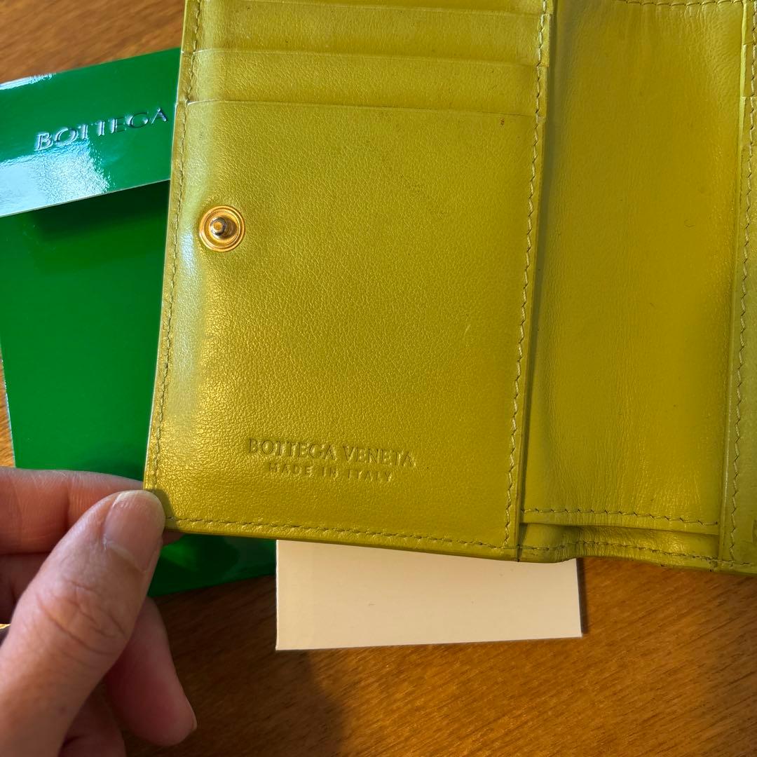 BOTTEGA VENETA 二つ折り財布 黄緑