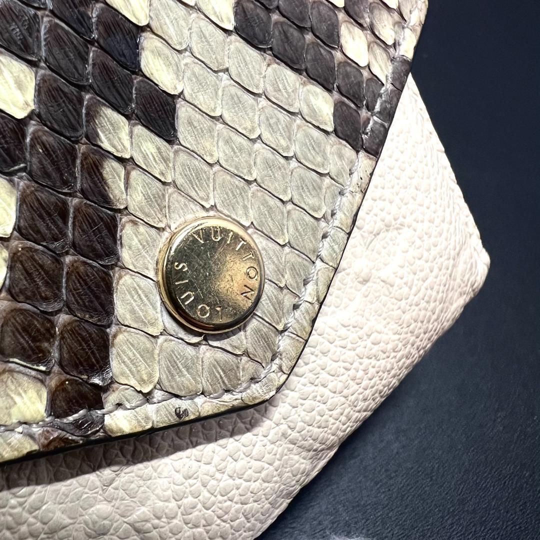 正規品＆レア商品‼️ ルイヴィトン ポルトフォイユ・ゾエ パイソン 三つ折り財布