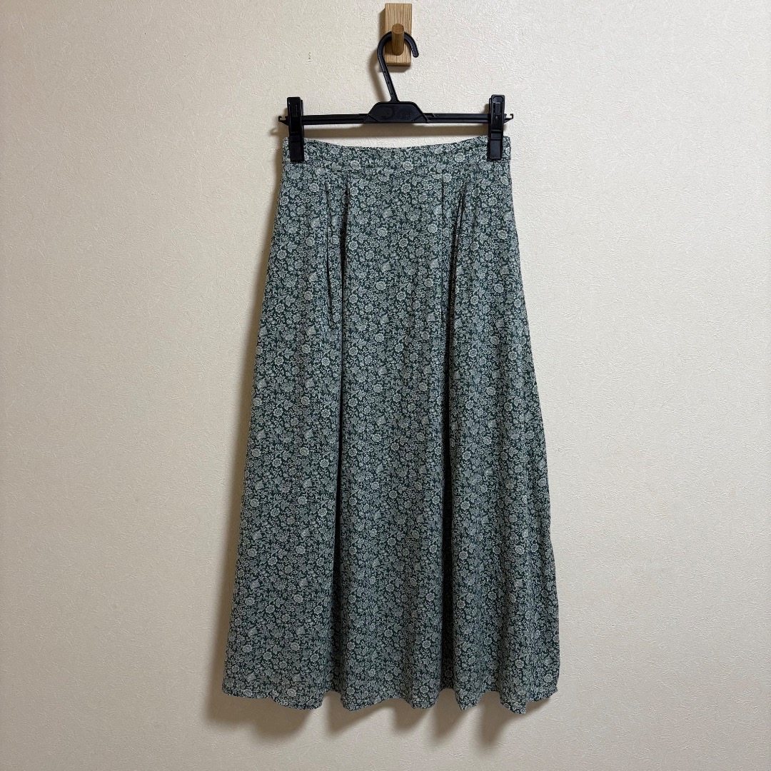 美品　北欧、暮らしの道具店 小花柄キュプラロングフレアスカート